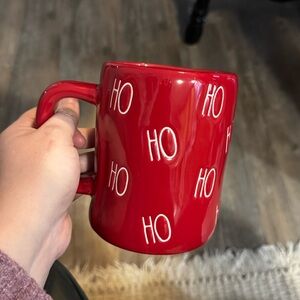 Like new condition. I just have too many mugs